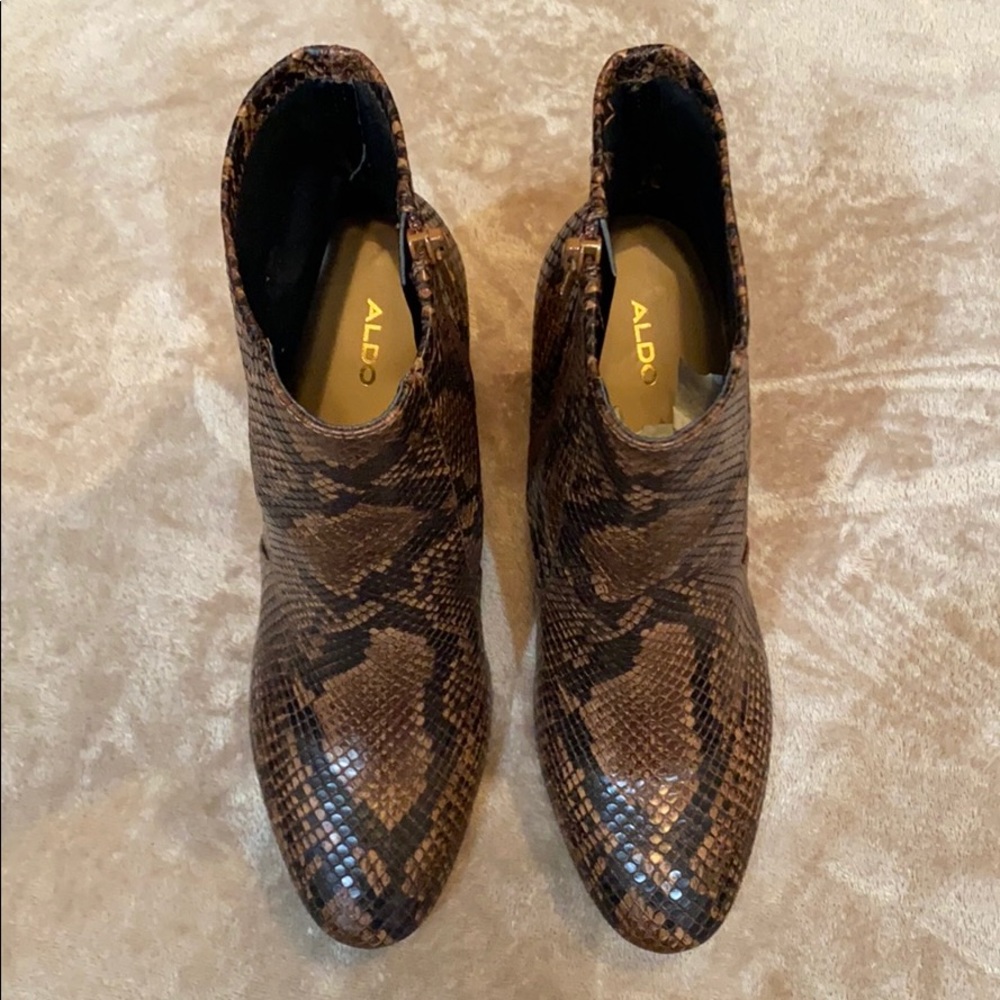 ALDO WOMENS ANKLE BOOTS & CROSSBODY